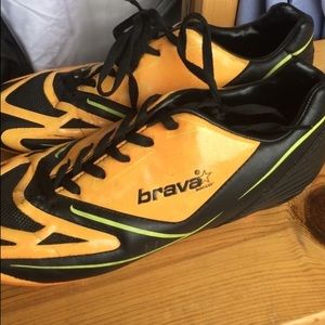 brava soccer shoes